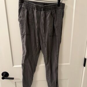 Banana Republic Women’s Charcoal / green Joggers